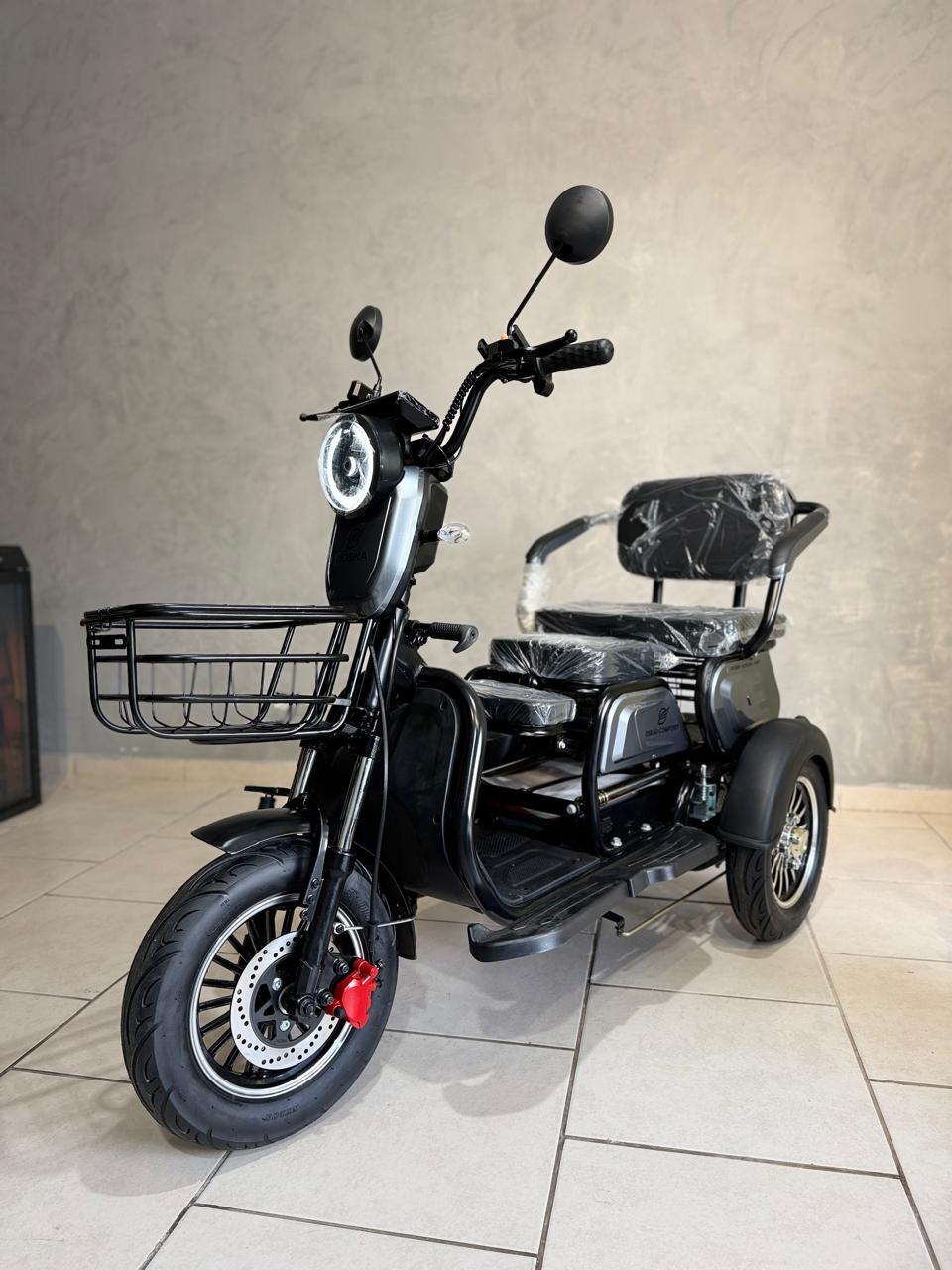 Triciclo elétrico DSK 60 — Triciclo
